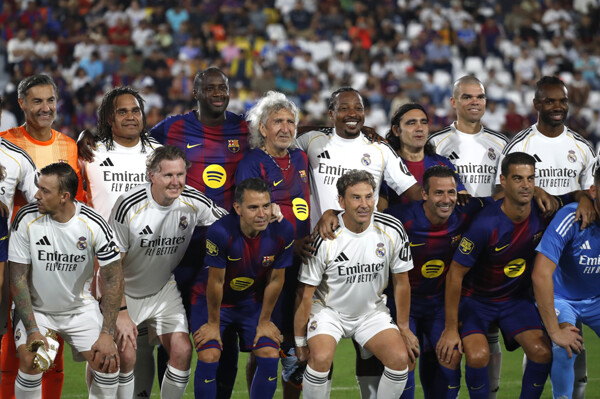 Barcelona Legends Defeat Real Madrid Legends in a Spanish Clásico in El Salvador