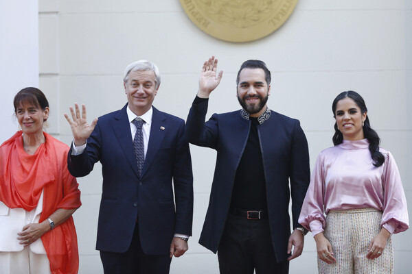 El Salvador's president plans a visit to Chile